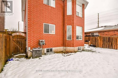 33 Brown Wood Drive, Barrie, ON - Outdoor With Exterior