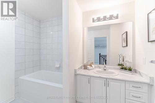 85 Bronson Terrace, Milton, ON - Indoor Photo Showing Bathroom