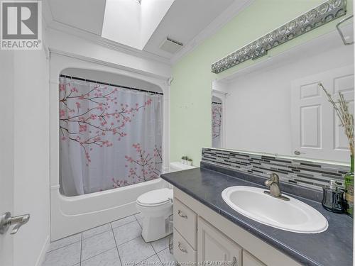 28 Carter Avenue, Leamington, ON - Indoor Photo Showing Bathroom