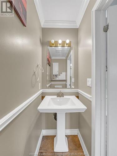 28 Carter Avenue, Leamington, ON - Indoor Photo Showing Bathroom