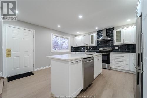 5414 Lassaline, Windsor, ON - Indoor Photo Showing Kitchen