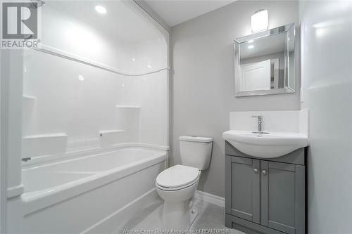 5414 Lassaline, Windsor, ON - Indoor Photo Showing Bathroom