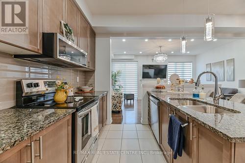 15 Oleary Road, Brampton, ON - Indoor Photo Showing Kitchen With Double Sink With Upgraded Kitchen