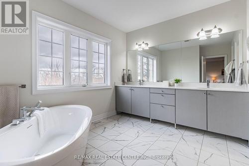 35 Arthur Griffin Crescent, Caledon, ON - Indoor Photo Showing Bathroom