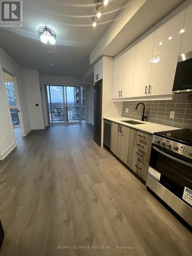 641 - 2343 Khalsa Gate, Oakville, ON - Indoor Photo Showing Kitchen