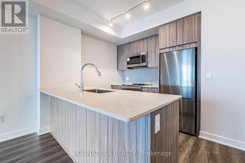 3702 - 4130 Parkside Village Drive, Mississauga, ON - Indoor Photo Showing Kitchen