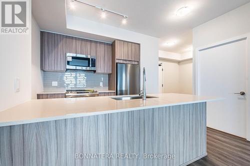 3702 - 4130 Parkside Village Drive, Mississauga, ON - Indoor Photo Showing Kitchen