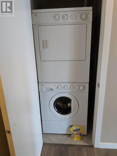 25Fl 833 Seymour Street, Vancouver, BC - Indoor Photo Showing Laundry Room