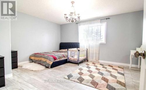 15 Dunsmore Lane, Barrie, ON - Indoor Photo Showing Bedroom