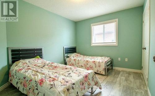 15 Dunsmore Lane, Barrie, ON - Indoor Photo Showing Bedroom