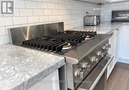 15 Dunsmore Lane, Barrie, ON - Indoor Photo Showing Kitchen With Upgraded Kitchen