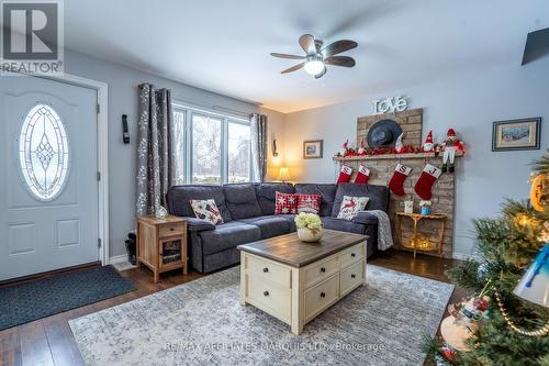 4617 Barcier Lane, South Stormont, ON - Indoor Photo Showing Living Room