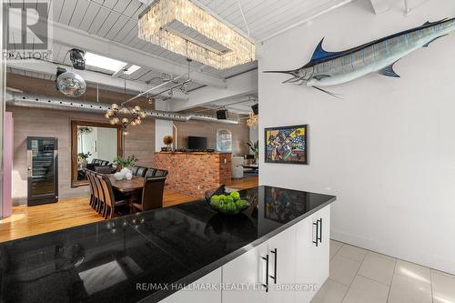 203 - 326 Carlaw Avenue, Toronto, ON - Indoor Photo Showing Kitchen