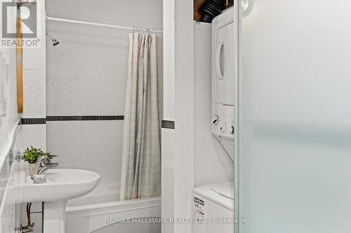 203 - 326 Carlaw Avenue, Toronto, ON - Indoor Photo Showing Bathroom