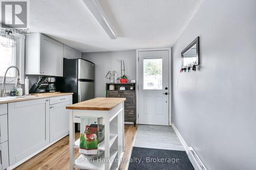 419 7Th Avenue, Tay (Port Mcnicoll), ON - Indoor Photo Showing Kitchen