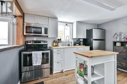 419 7Th Avenue, Tay (Port Mcnicoll), ON - Indoor Photo Showing Kitchen