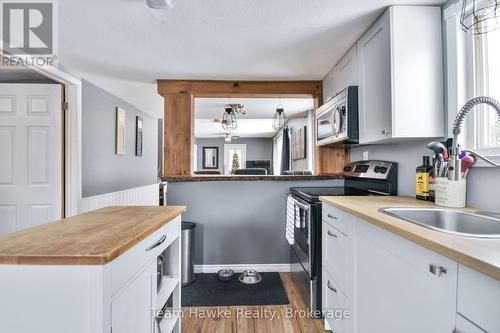 419 7Th Avenue, Tay (Port Mcnicoll), ON - Indoor Photo Showing Kitchen