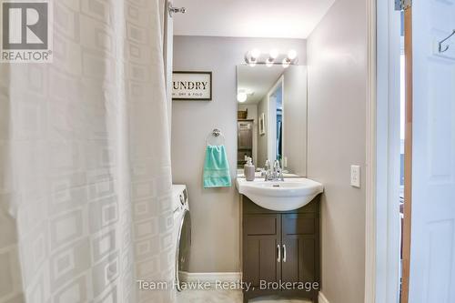 419 7Th Avenue, Tay (Port Mcnicoll), ON - Indoor Photo Showing Bathroom