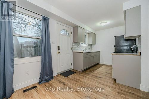 2 - 165 Green Valley Drive, Kitchener, ON - Indoor Photo Showing Kitchen