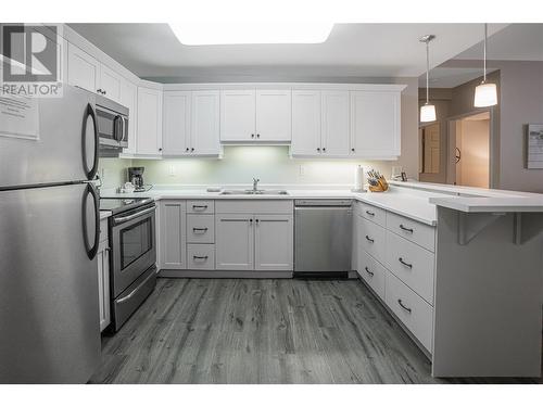 9885 Pinnacles Road Unit# 9, Vernon, BC - Indoor Photo Showing Kitchen