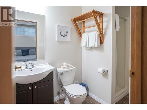 9885 Pinnacles Road Unit# 9, Vernon, BC - Indoor Photo Showing Bathroom