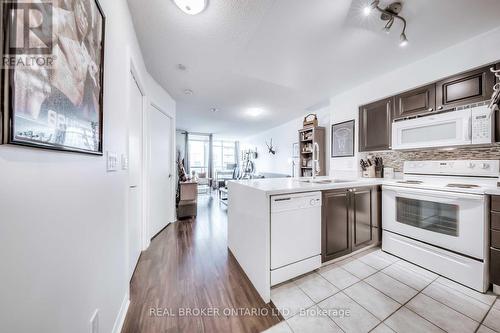 1005 - 231 Fort York Boulevard, Toronto, ON - Indoor Photo Showing Kitchen