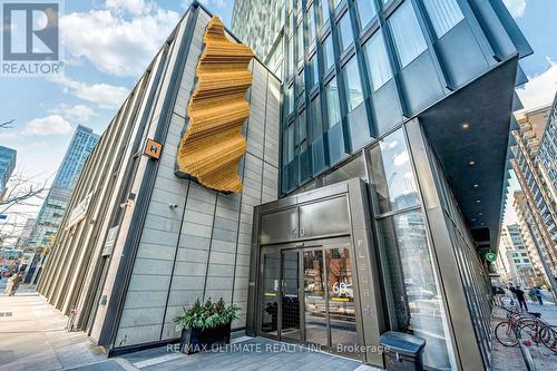 1012 - 60 Shuter Street, Toronto, ON - Outdoor