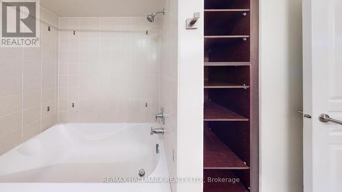 150 Peak Point Boulevard, Vaughan, ON - Indoor Photo Showing Bathroom