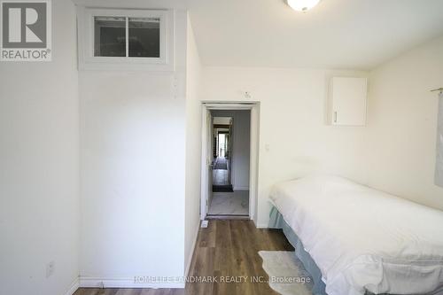 33 Ash Crescent, Toronto, ON - Indoor Photo Showing Bedroom