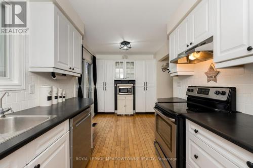 11 Wright Avenue, Halton Hills, ON - Indoor Photo Showing Kitchen