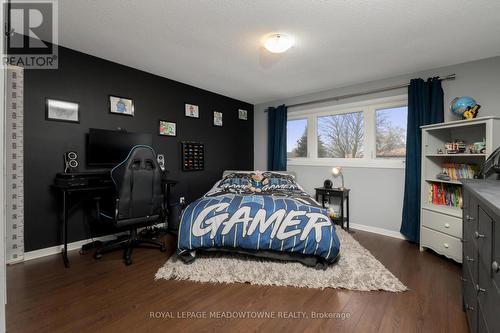 11 Wright Avenue, Halton Hills, ON - Indoor Photo Showing Bedroom