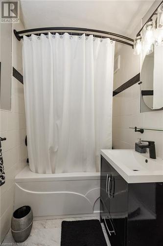 35 Marsh Drive, North Bay, ON - Indoor Photo Showing Bathroom