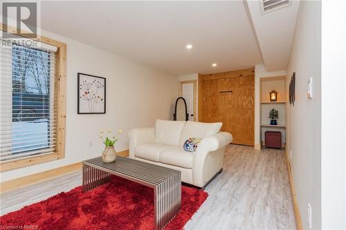 35 Marsh Drive, North Bay, ON - Indoor Photo Showing Living Room