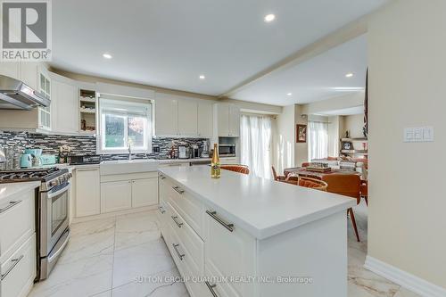 10 Anne Court, Grimsby, ON - Indoor Photo Showing Kitchen