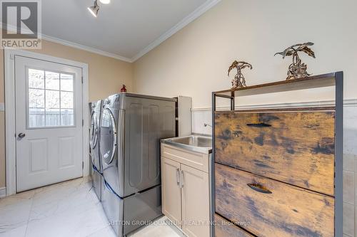 10 Anne Court, Grimsby, ON - Indoor Photo Showing Laundry Room