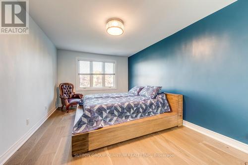 10 Anne Court, Grimsby, ON - Indoor Photo Showing Bedroom