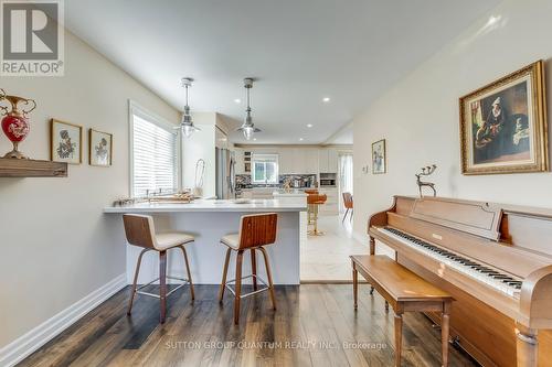 10 Anne Court, Grimsby, ON - Indoor Photo Showing Kitchen