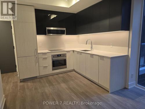 619 - 308 Jarvis Street, Toronto, ON - Indoor Photo Showing Kitchen