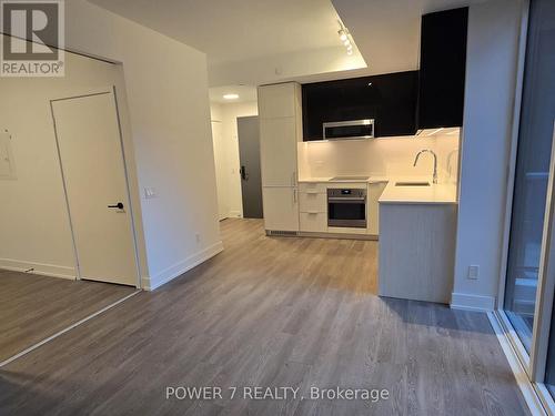 619 - 308 Jarvis Street, Toronto, ON - Indoor Photo Showing Kitchen