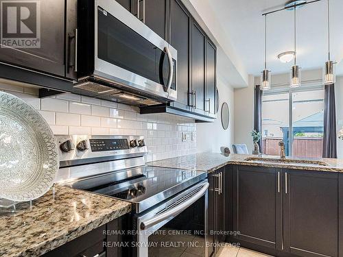 42 Mcpherson Road, Caledon, ON - Indoor Photo Showing Kitchen With Upgraded Kitchen