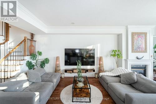 Ph01 - 3939 Duke Of York Boulevard, Mississauga (City Centre), ON - Indoor Photo Showing Living Room