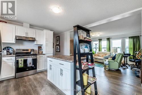 17 Bent Willow Court, Haldimand, ON - Indoor Photo Showing Kitchen