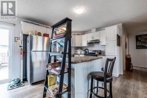 17 Bent Willow Court, Haldimand, ON - Indoor Photo Showing Kitchen