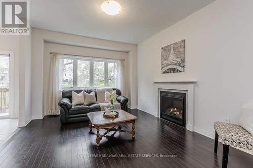 4021 Cachet Court, Lincoln, ON - Indoor Photo Showing Living Room With Fireplace