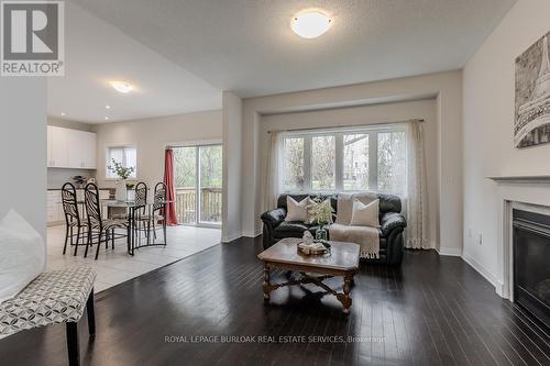 4021 Cachet Court, Lincoln, ON - Indoor Photo Showing Living Room With Fireplace