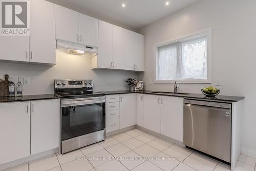 4021 Cachet Court, Lincoln, ON - Indoor Photo Showing Kitchen