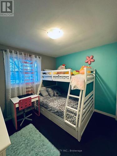 51 Almond Road, London, ON - Indoor Photo Showing Bedroom