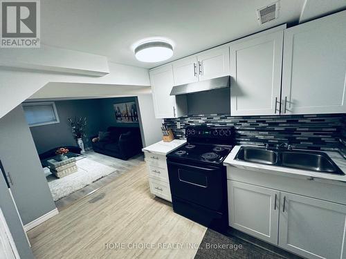 51 Almond Road, London, ON - Indoor Photo Showing Kitchen