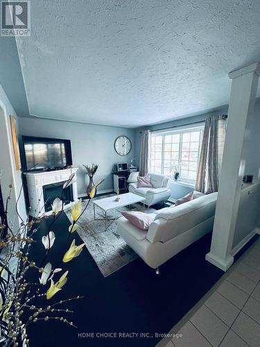 51 Almond Road, London, ON - Indoor Photo Showing Living Room