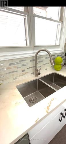 51 Almond Road, London, ON - Indoor Photo Showing Kitchen With Double Sink